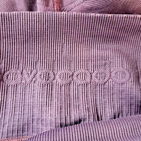 Avocado Vintage Phoenix‎ Fire Moto Leggings in Burgundy - Picture 5 of 7